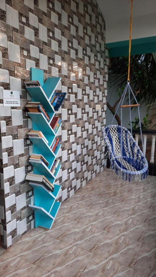 Tropical Wave Hostel Morjim Goa Extérieur photo