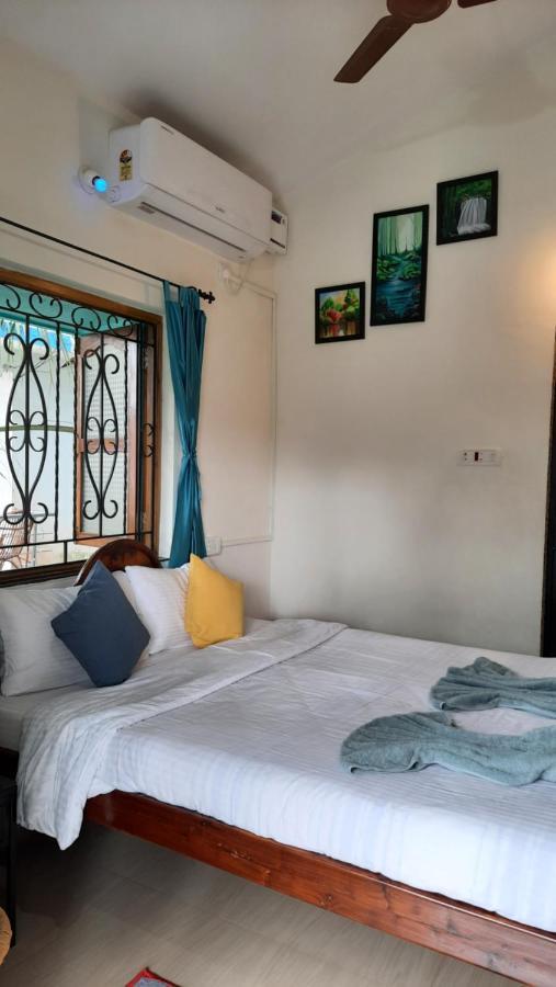 Tropical Wave Hostel Morjim Goa Extérieur photo