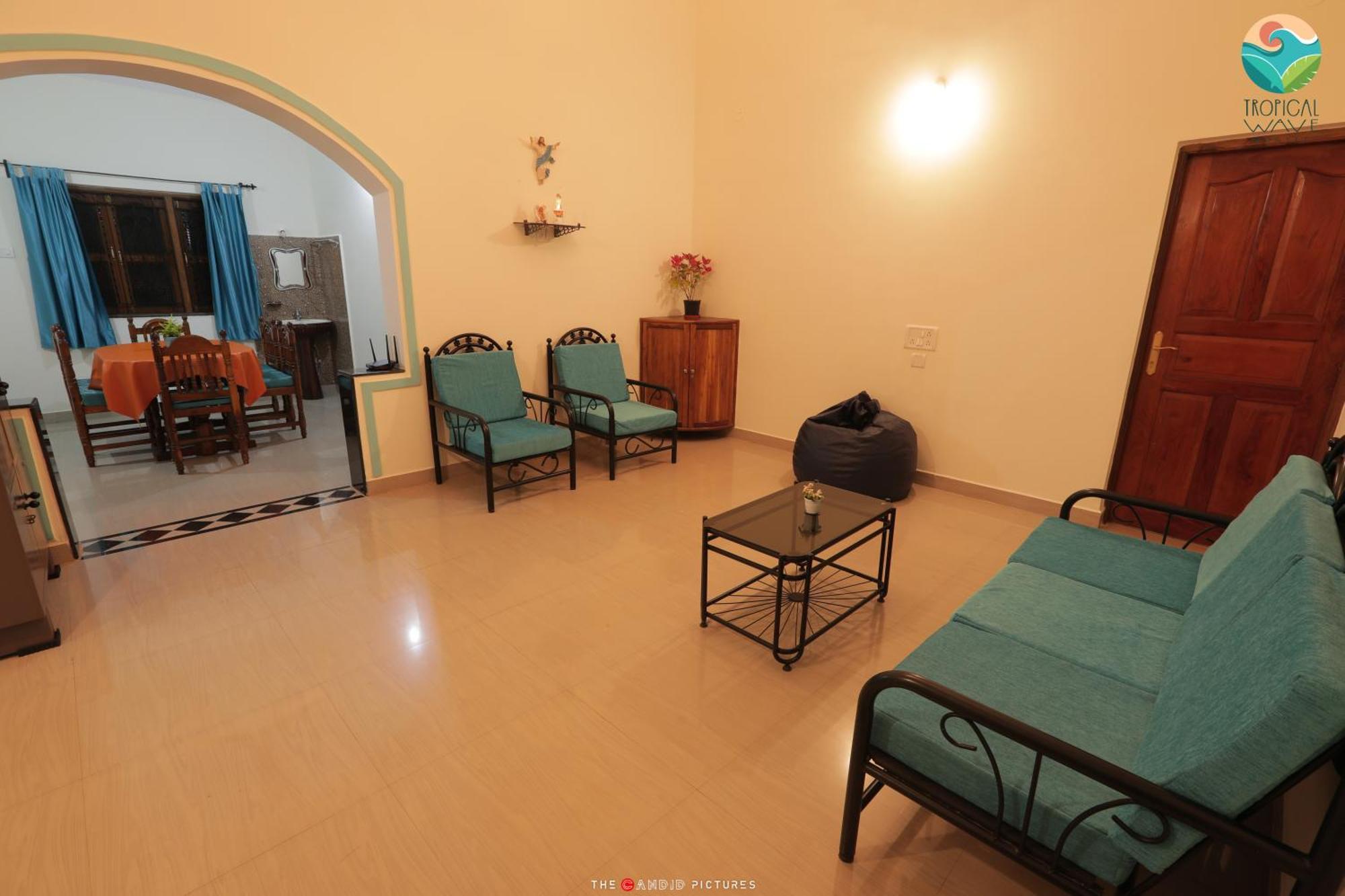 Tropical Wave Hostel Morjim Goa Extérieur photo
