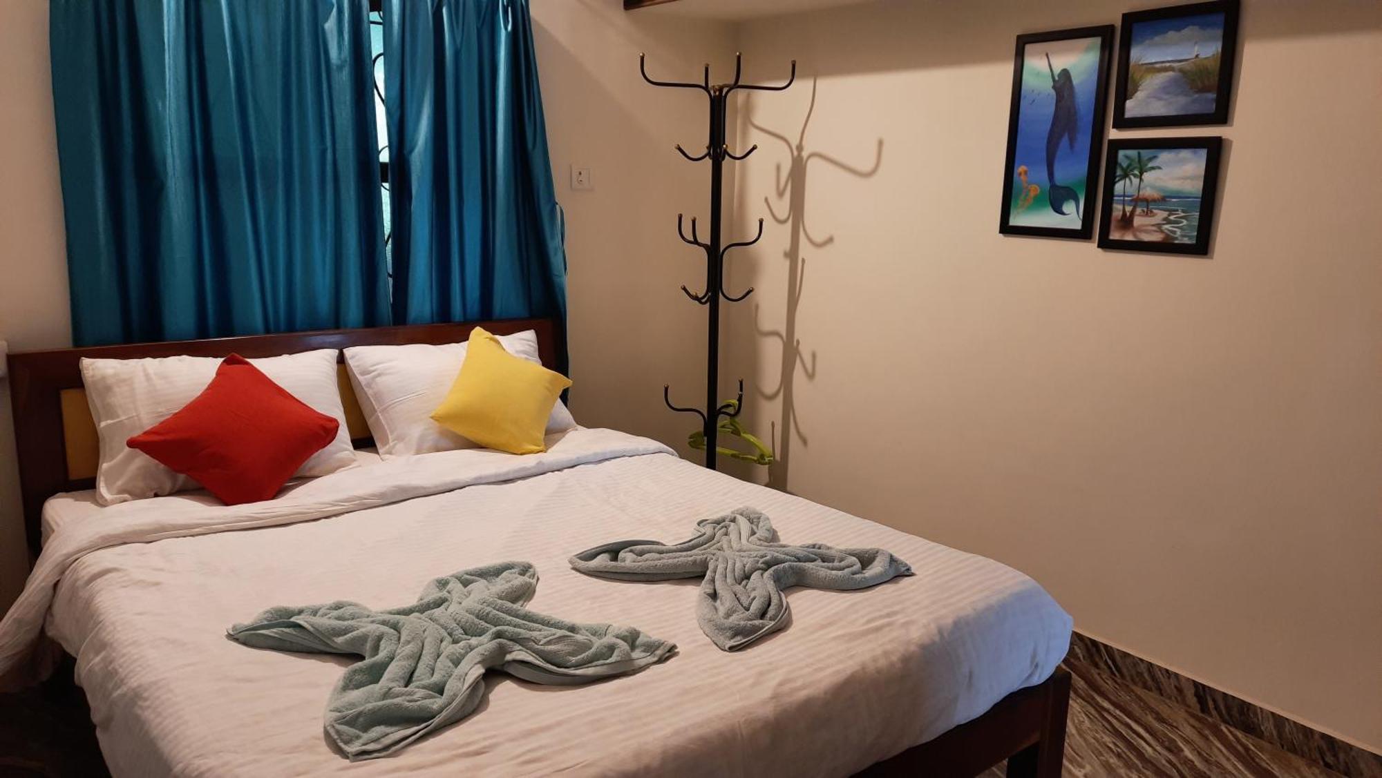 Tropical Wave Hostel Morjim Goa Extérieur photo